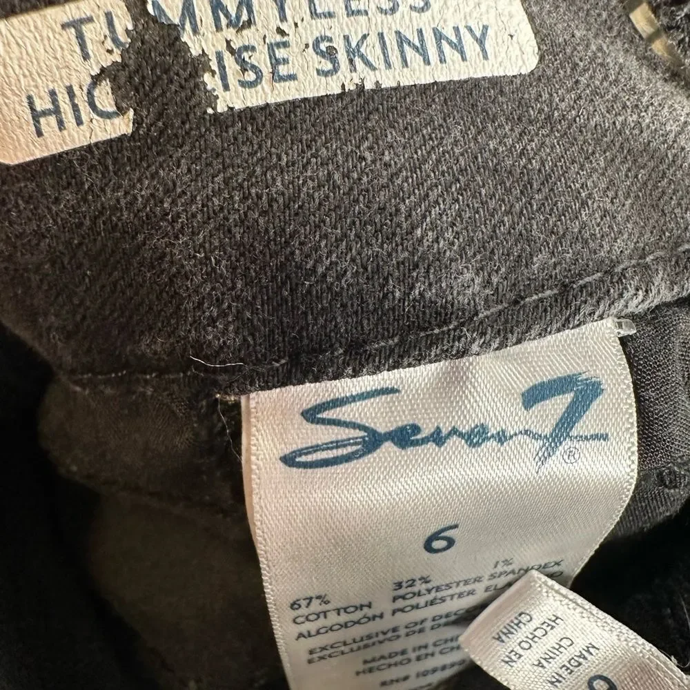 EUC Seven7 Women's Distressed Black Tummyless High Rise Skinny Jeans - Size 6 - Picture 5 of 10